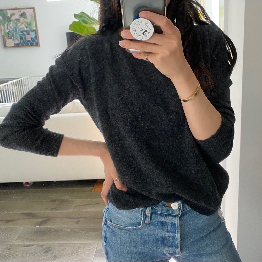 Cashmere Sweater Perfect for Tucking / Layering XS - Picture 3 of 8